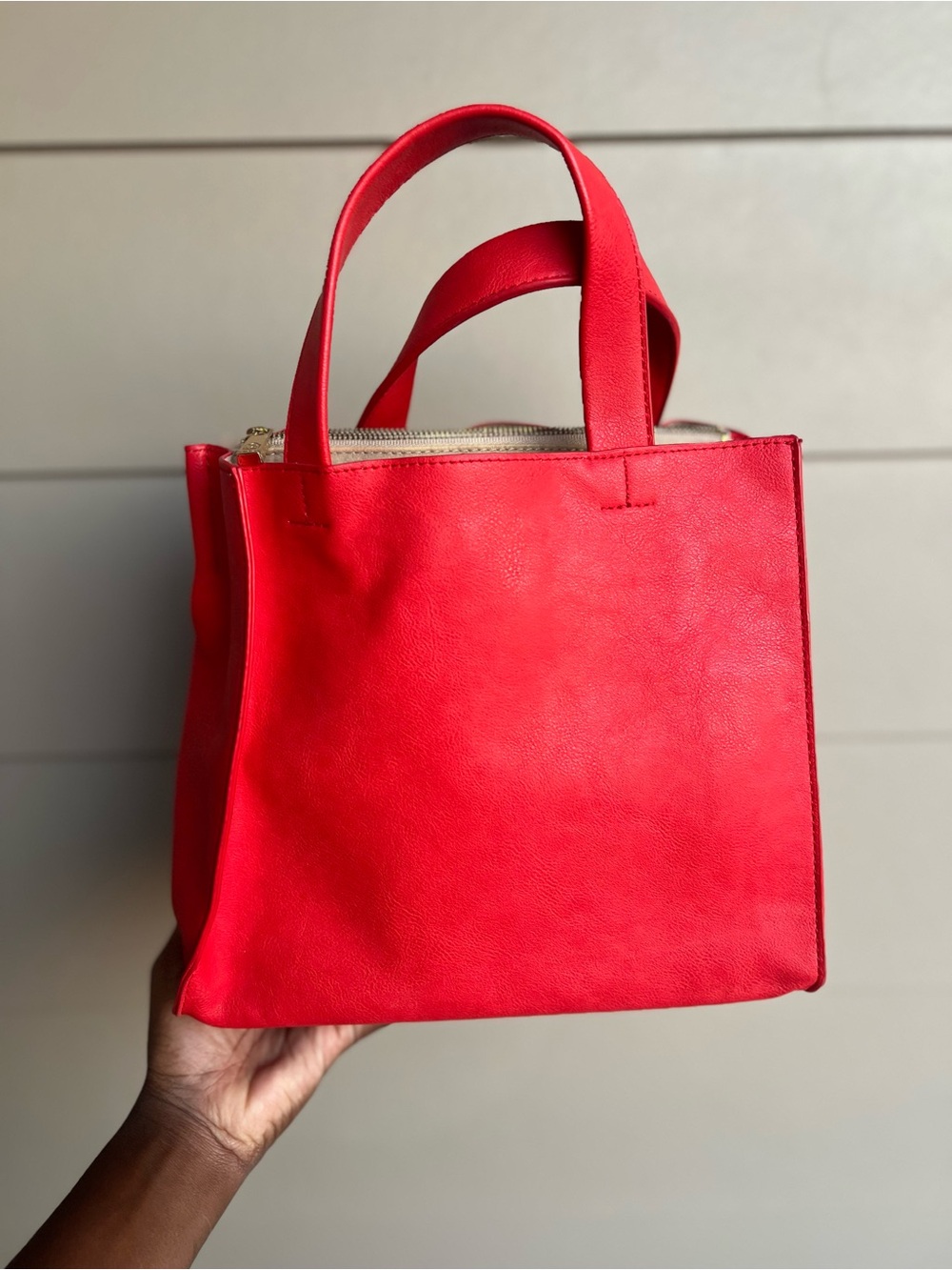 ✨ UN BILLION Mine Signature Square Handbag ✨